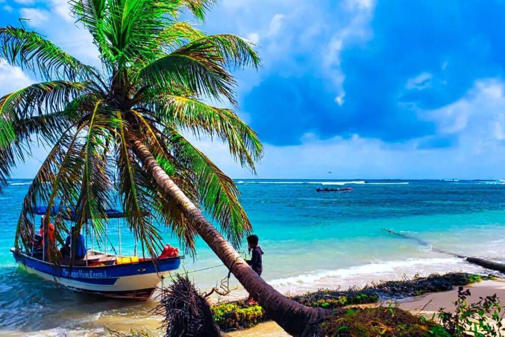 Villa Poetry Garden Bocas Town Colon Island Extérieur photo
